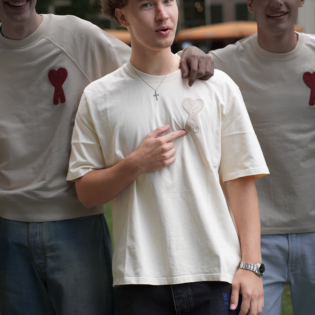 Ami Paris Big Beige Heart Knitted Logo T-Shirt Beige in XS