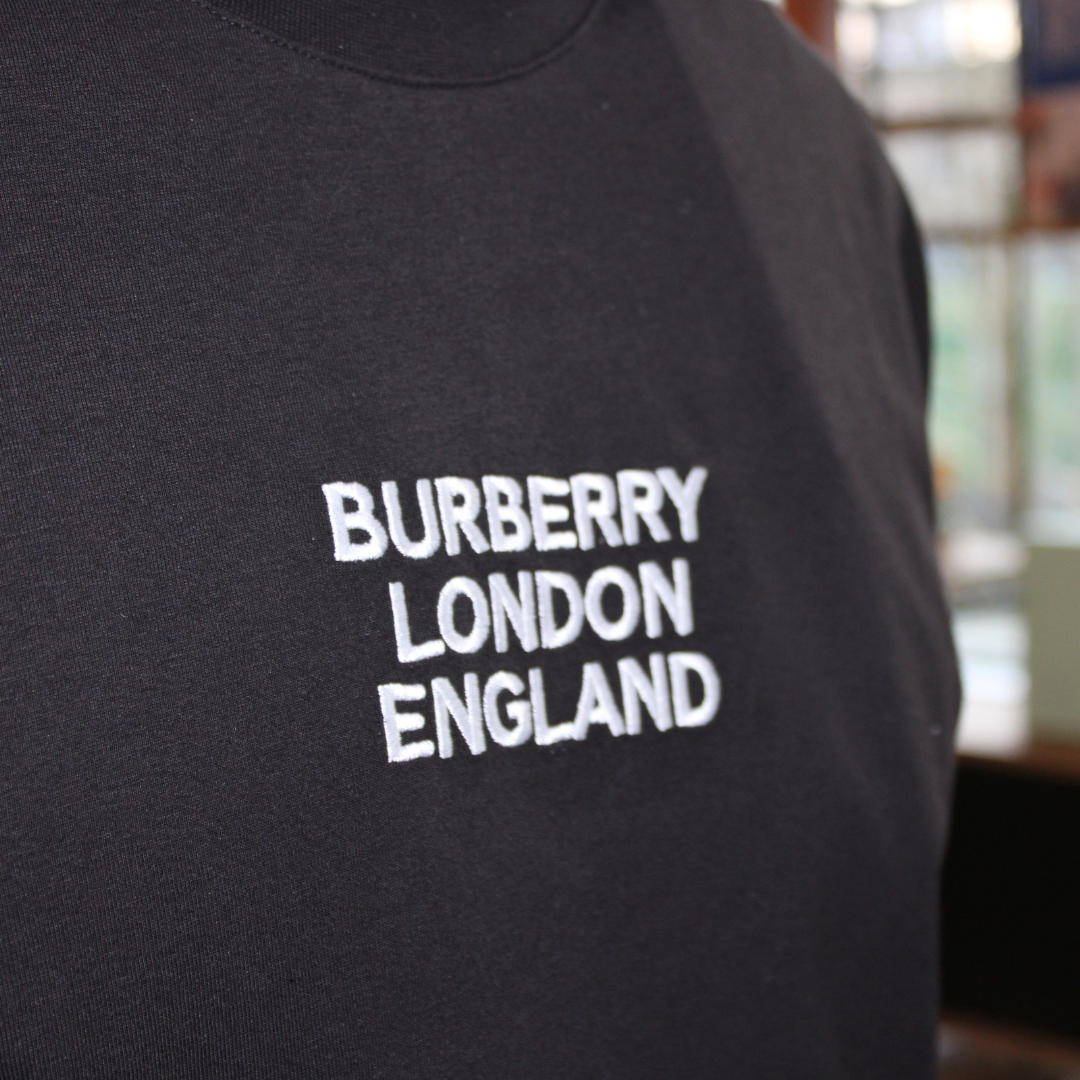 Burberry T-Shirt Black Boxy Logo in S