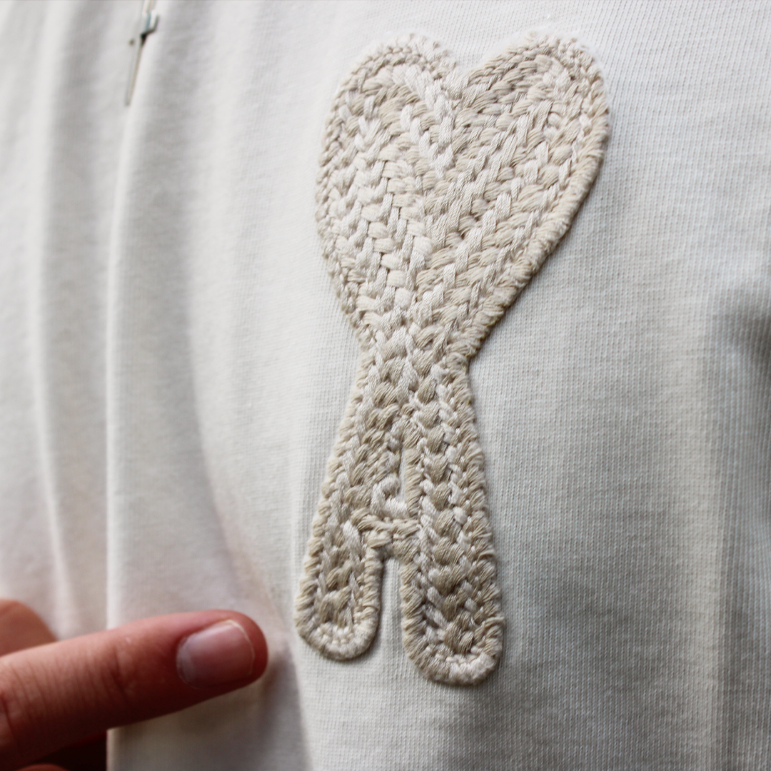 Ami Paris Big Beige Heart Knitted Logo T-Shirt Beige in XS
